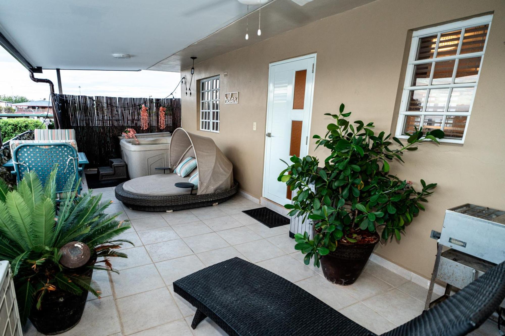 Luxury Retreat With Private Jacuzzi And Mountain Views Free Parking Apartment Ponce Exterior photo