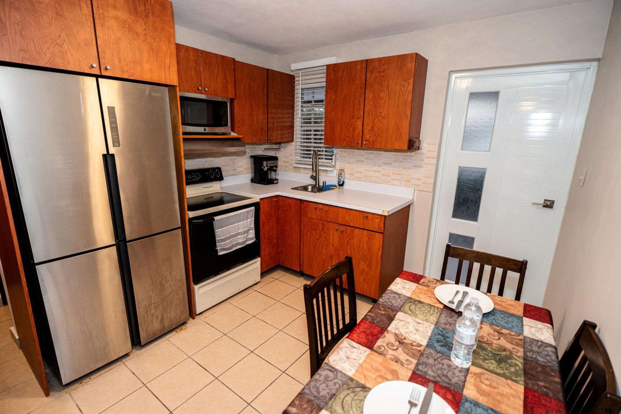 Luxury Retreat With Private Jacuzzi And Mountain Views Free Parking Apartment Ponce Exterior photo